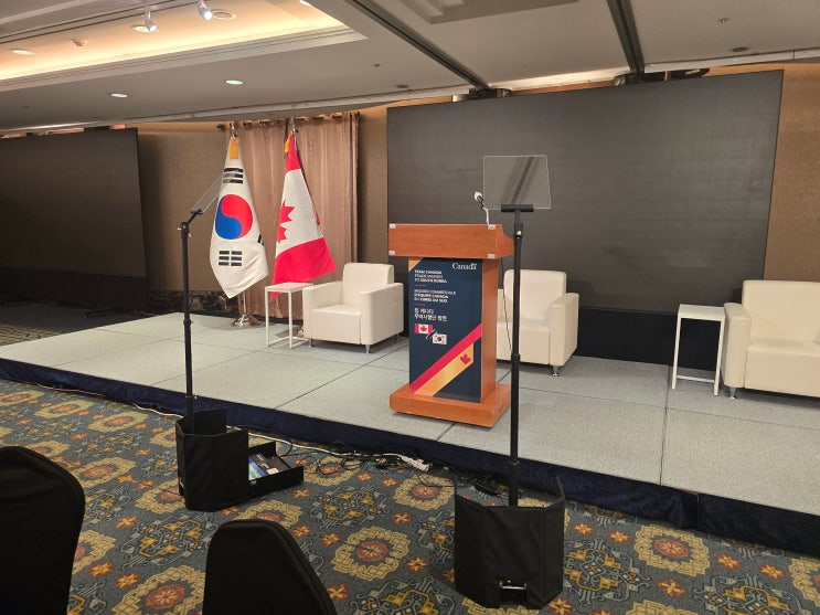  연설용 투명 프롬프터 모니터 렌탈 설치 운영 토모시스템