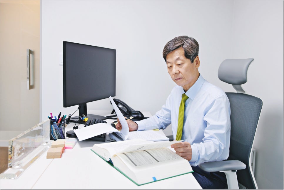 직장내괴롭힘 성추행 고소 가능할까?  성립요건 정리 관련 사진