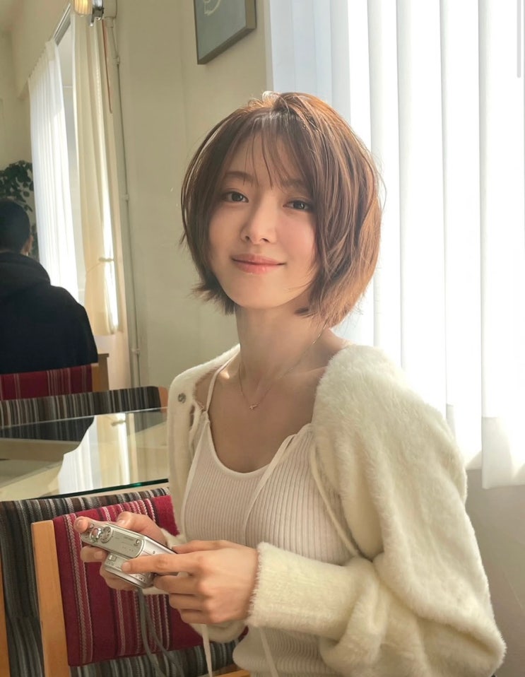  봄맞이 단발병 주의보! 이세영 단발 고혹적 변신 포인트와 찰떡 스타일링