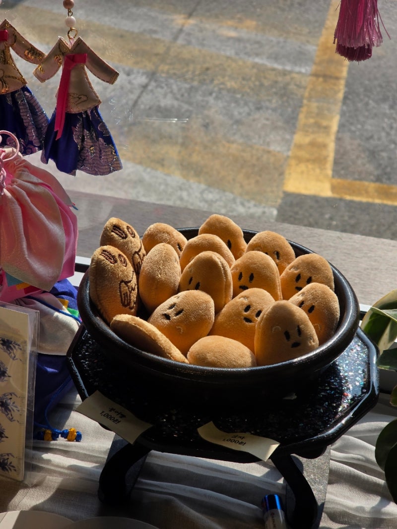  Day 1 (Gangneung Jungang Market - Wolhwa Street - Handmade Fish Cake Croquettes - Benny Dakgangjeong - Wonjo Somunnan Muchimhoe - Guesthouse....)