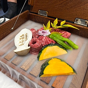[진해] 고급스러운 소고기, 벚꽃 갈비 맛집 “성산명가”