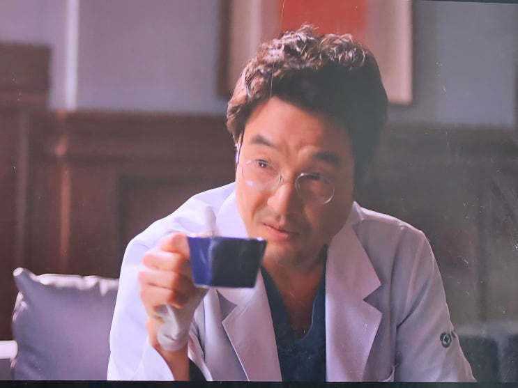  낭만닥터 김사부 시즌2 : 넷플릭스 추천드라마, 의학드라마 좋아한다면 무조건!