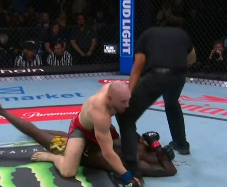 [UFC Fight Night] 조 파이퍼, 이스라엘 아데산야 잡아내며 '프로 MMA 4연승' 달성