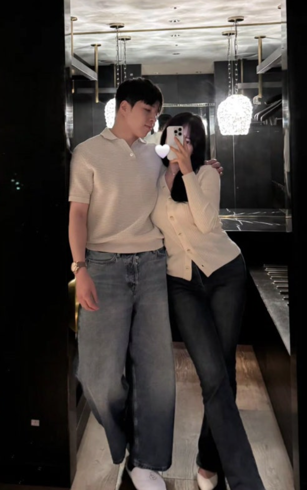   나는 솔로 30기 영식 현실 커플 등극? 미모의 여친 공개에 난리 난 이유