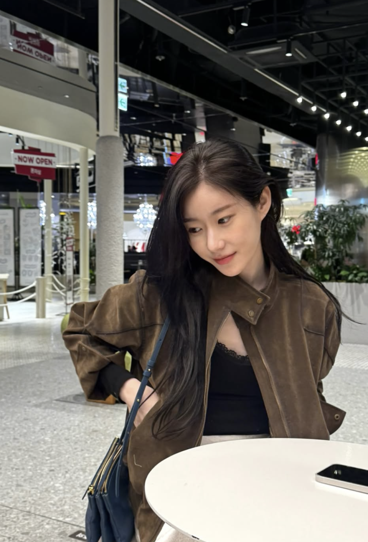  [셀럽 패션] 잇지 채령 인스타 패션, 이 재킷 뭐야? 감성 미쳤다