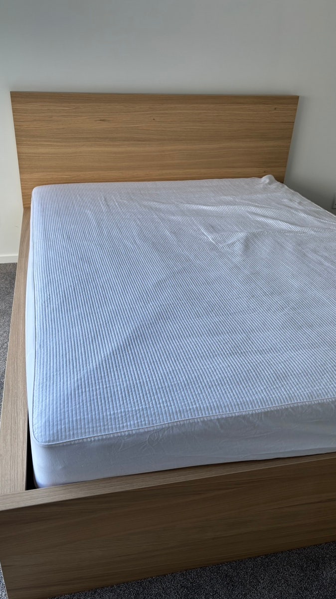 이케아 말름침대, 발레보그 매트리스, 뢴세트 침대 갈빗살, 스코바 미드빔, ikea 퀸사이즈 침....