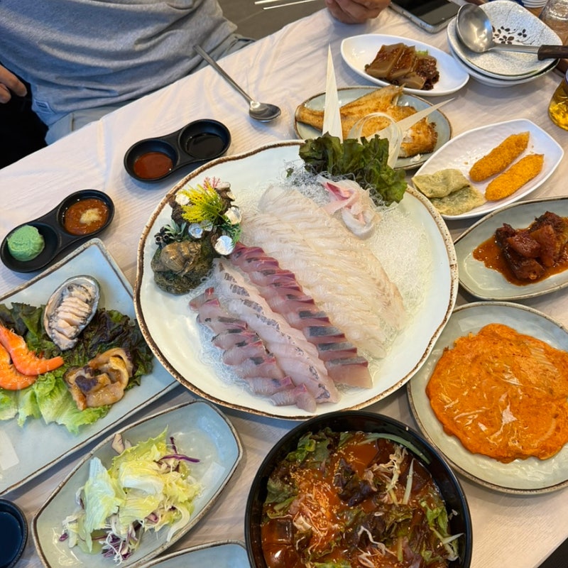 대형견도 가능한 속초 대포항 오션뷰 애견동반 횟집 대게코스 모듬회 물회 맛집 대포리