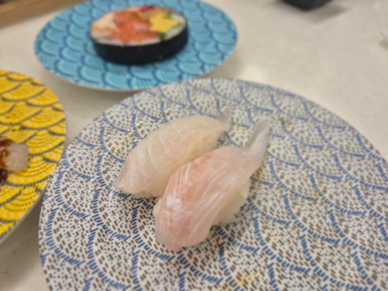 포항 효자동초밥 가성비 최고! 한 접시 1,990원 회전초밥 | 오늘초밥 포항효자점