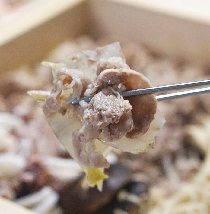 "환절기마다 꼭 생각나는 요리!" 푸짐하게 즐기는 우삼겹 요리 편백찜 만들기