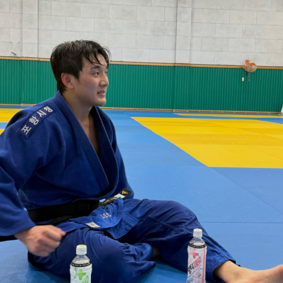 "부모님께 금메달을 걸어드리고 싶었습니다" 이준환 프로필 나이 키 부모님 가족 군대 학력 M....