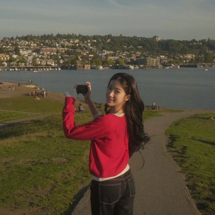Kian84's 'Kianjang 2' Features Kazuha, a Suzy Look-alike, Rocking a Red Knit! Knit Inner Styling and Casual Fashion Info