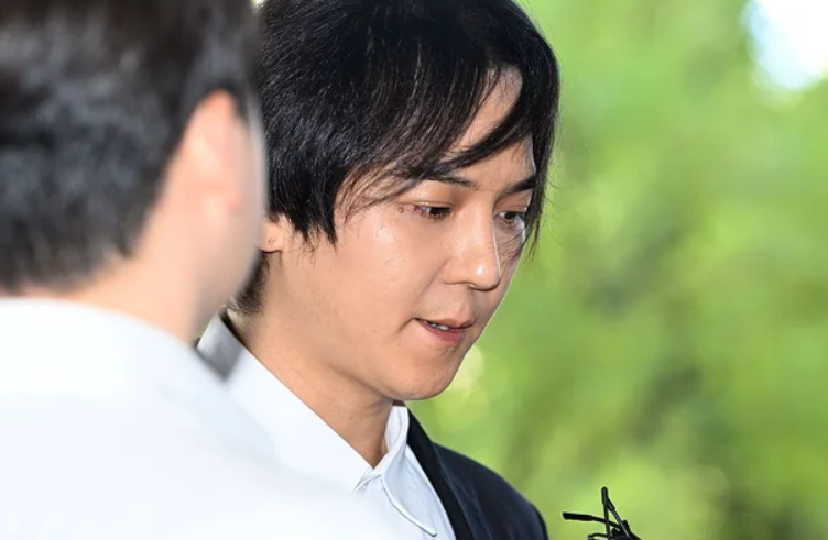 무단결근 102일 송민호, 재입대 할 줄 알았는데 알고 보니 '집행유예 2년'?