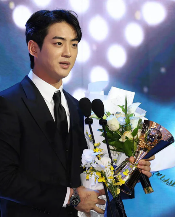 “타율 1위인데 1회 햄스트링 통증”…삼성은 구자욱 계약 얘기를 지금 꺼내야 할까
