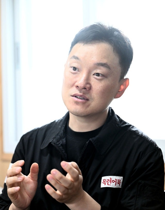 17살에 오징어잡이배 탔다던 소년, 결국 연매출 191억 찍더니 2억어치를 싹 다 버렸다는데