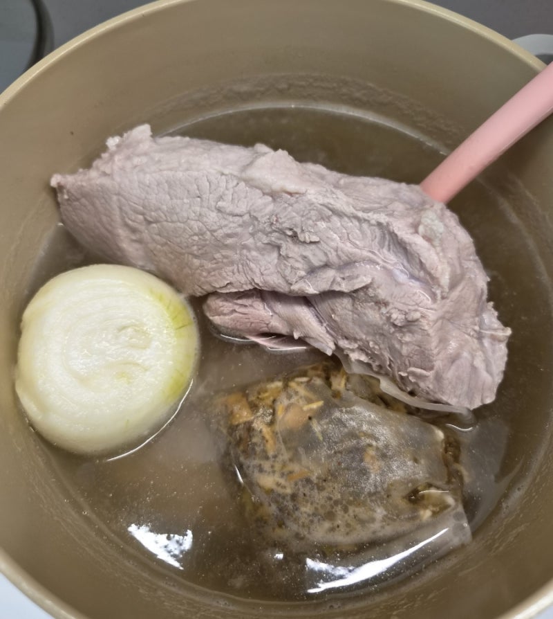 하이포크 한돈 수육용앞다리살로 수육 만들기 수육용 티백 하나로 초간단 보쌈 삶는법