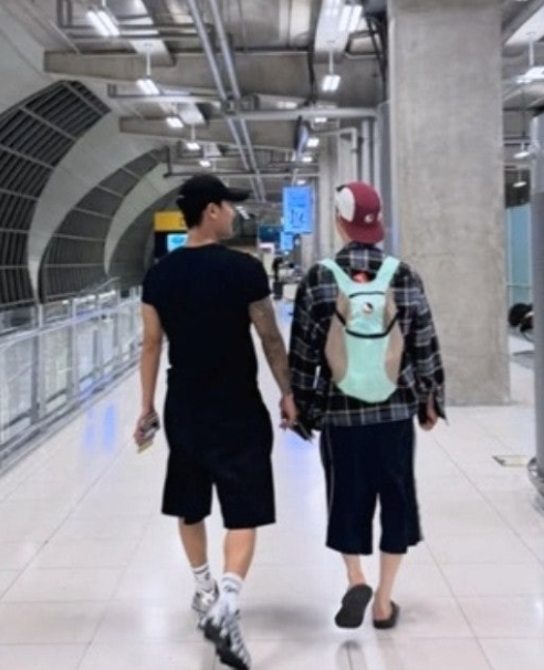 “둘이 왜 태국에 같이?” 조권 동성 논란에 ‘스탠바이미’ 용규 포착…관계에 관심 쏠렸다