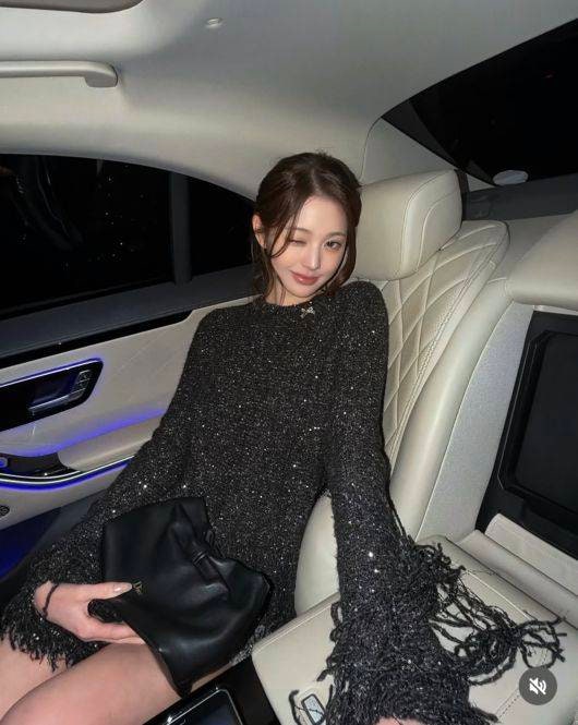“반짝임까지 공주님” 장원영, 밤하늘 수놓은 듯한 글리터 룩…명품 패션의 정석