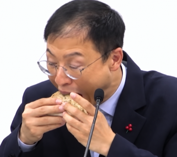김상욱 울산시장, 업무보고 중 샌드위치에 먹방?…취임 후 계속 조명받는 이유