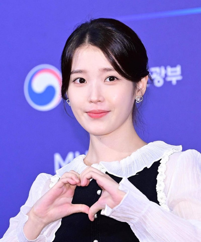 “다 제 책임이에요” 아이유, 헤메스·홍보 논란에 장문.. 직접 감싼 사람들