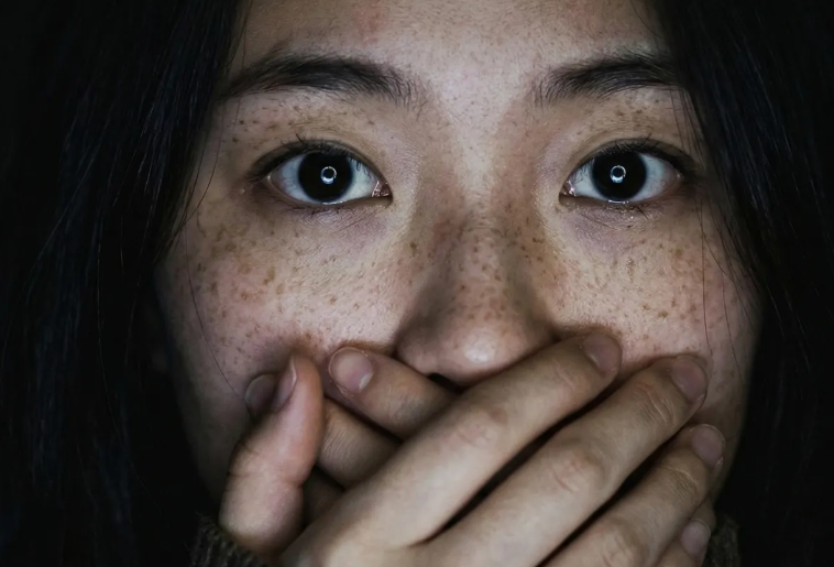 갑자기 가슴 막히고 죽을 것 같다면? DSM-5 공황장애 진단기준과 응급 대처법 3가지