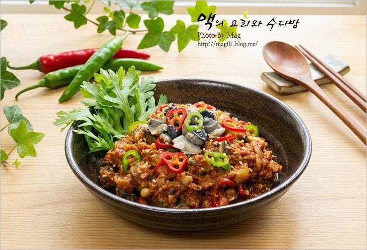 입맛을 확 살려줄 우렁쌈장 만드는 법