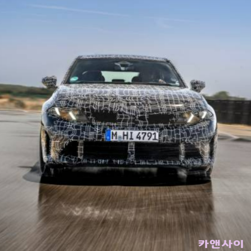 BMW 3시리즈도 전기차만 남는 줄 알았는데? 6기통 엔진을 끝까지 살렸네요