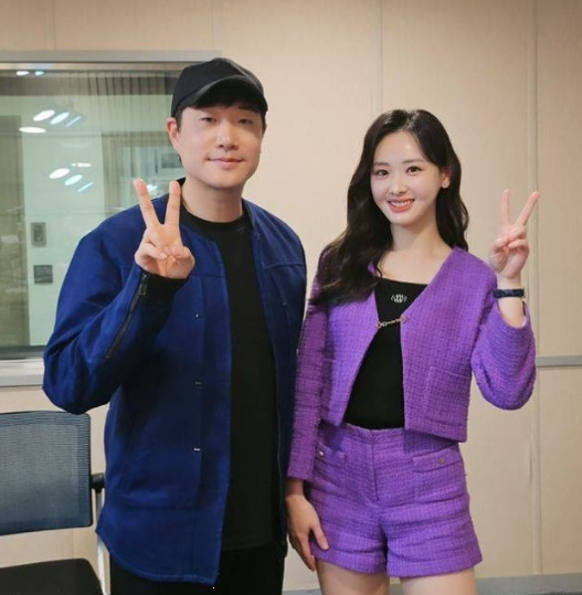 사진 공개 하루 만에, 배성재·김다영 임신 공식 확인
