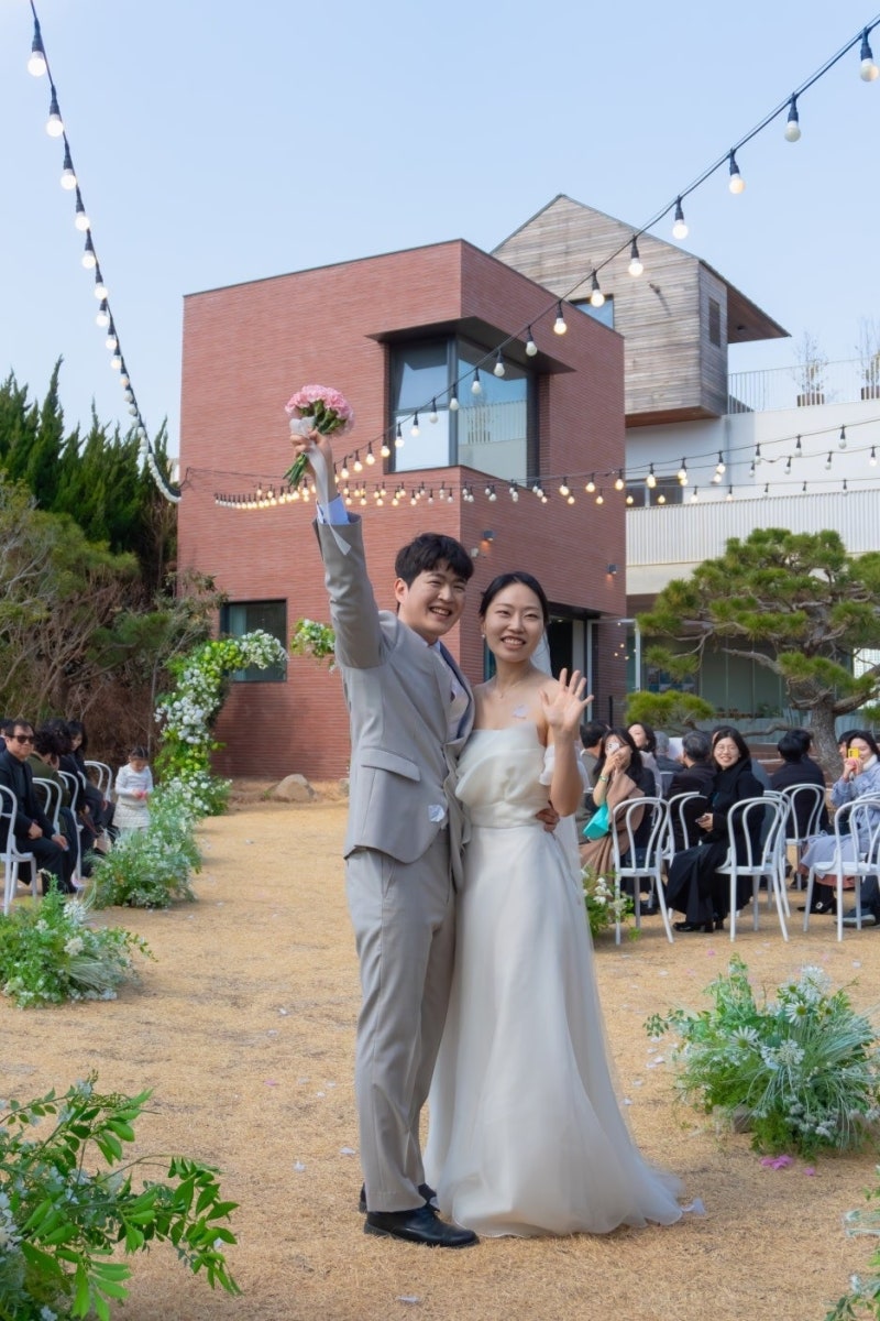부산야외웨딩홀 찾다가 만난 오린하우스, 벽돌 건물과 바다가 함께한 본식 후기