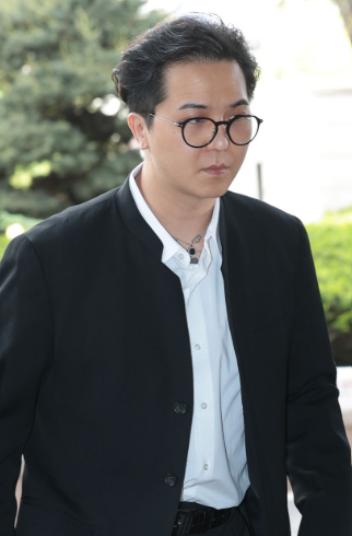 송민호 1심 오늘 선고…“102일 무단결근” 논란, 법원 판단은
