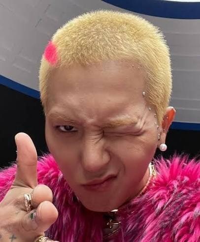 송민호, 예능천재에서 법정까지… 위너·박주현 열애설·102일 무단결근 1심 총정리