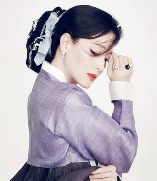 까르띠에 행사인데 드레스 안 입었다…이영애가 한복으로 남긴 레전드 장면
