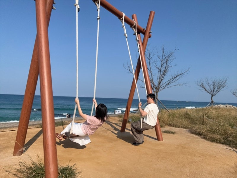 강릉 여행 2일차 [사근진해변] 사람이 붐비지 않는 강릉해변 스팟 ㅣ 강릉데이트 포토샷 추천....