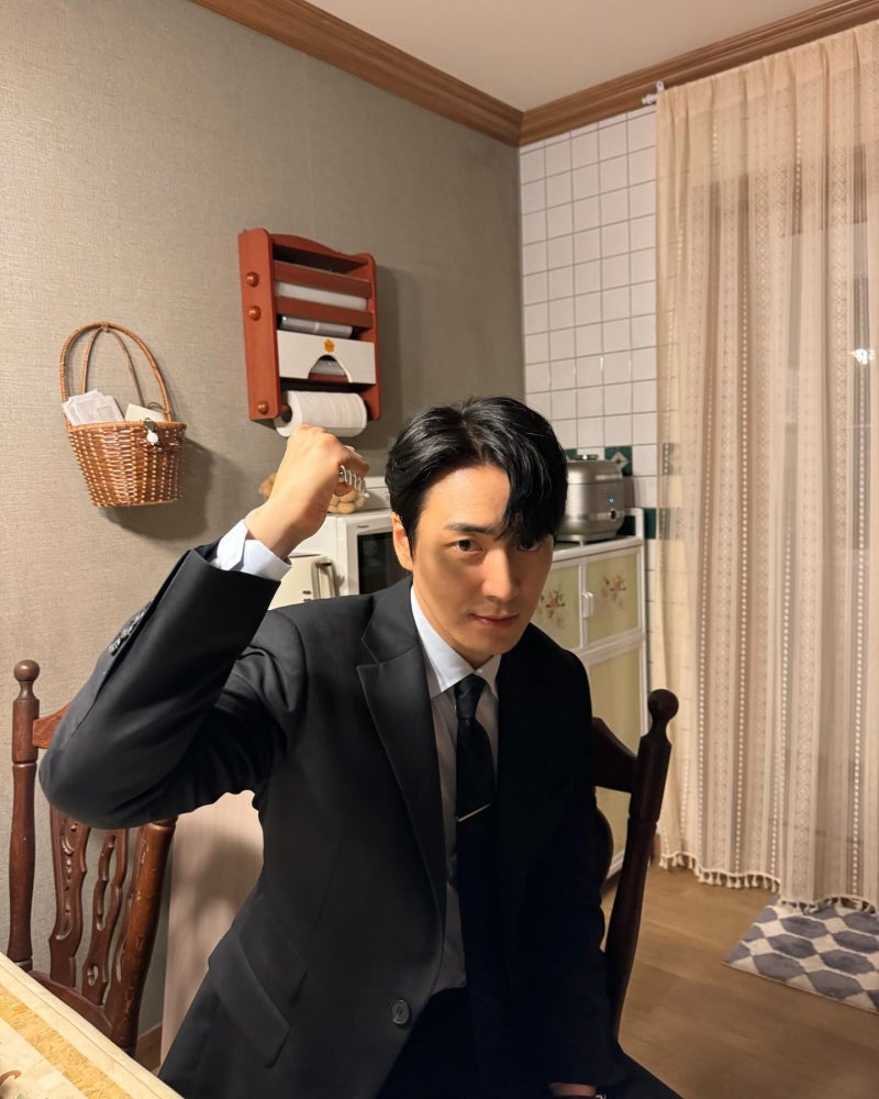 한국 배우 이준혁 드라마 제복 그리고 나이는?