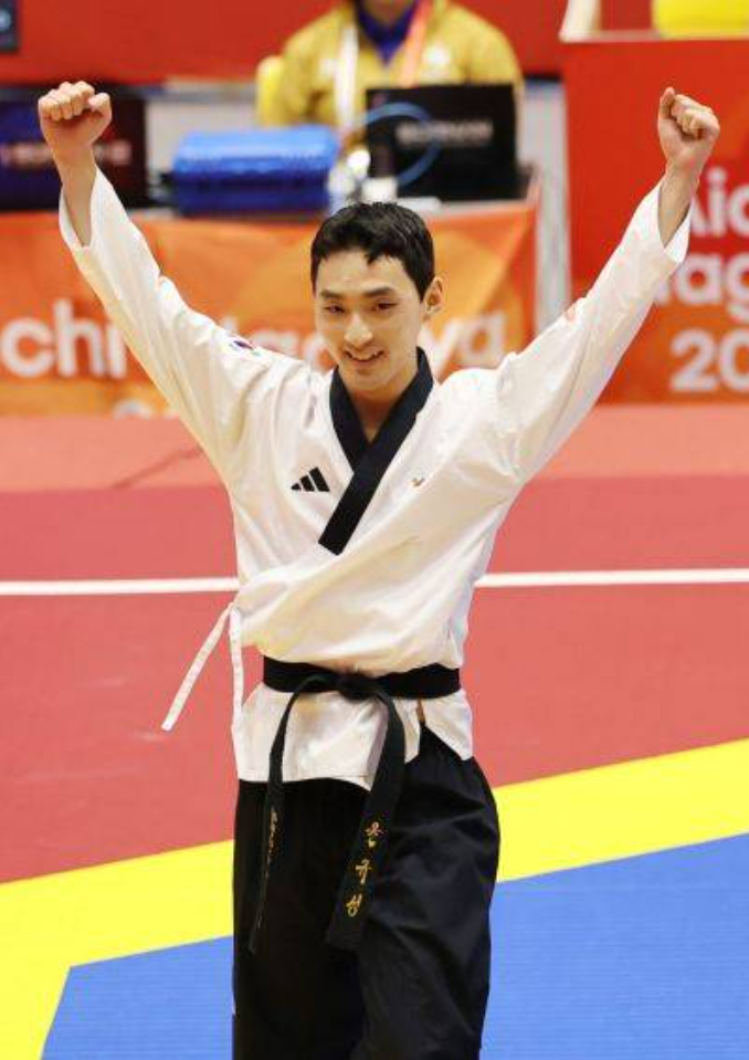 윤규성 품새 금메달 첫 아시안게임서 정상 한국 남자 품새 3연패 완성