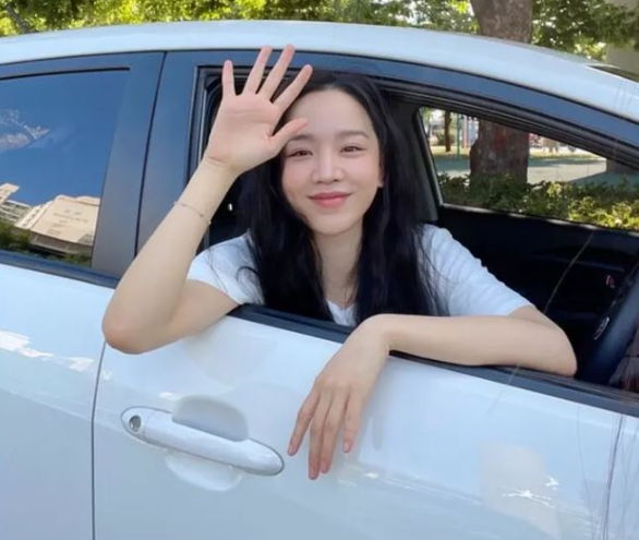 頂級演員申惠善的第一輛車不是進口車？默默無聞時期親手買的「這輛車」
