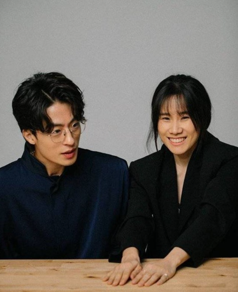 구교환♥이옥섭 4년 차 부부였다…13년 연애인 줄 알았는데 2022년 혼인신고