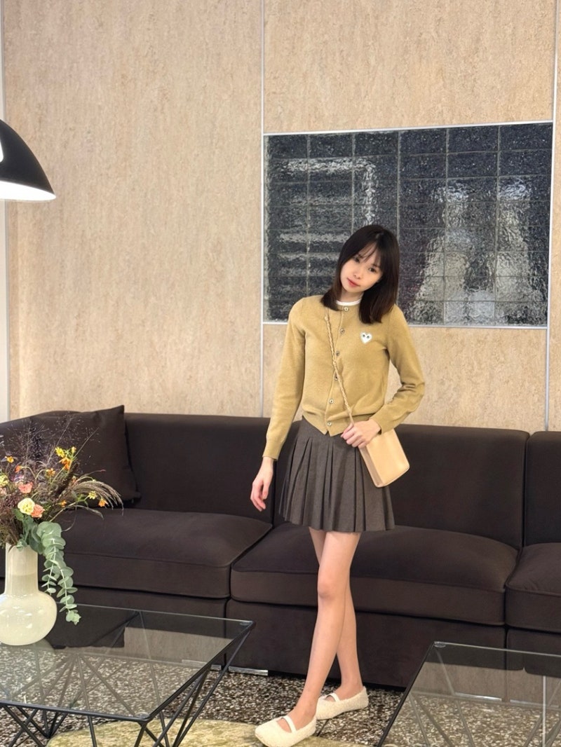 플로움 가을 코디 | 클래식 플리츠 미니 스커트(Classic Pleats Mini Skirt)