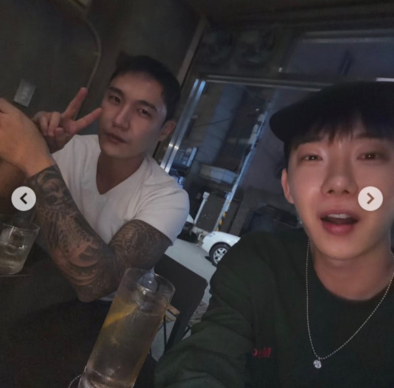 조권 8년 연애 고백에 "동성 연애설"까지..구용규와 무슨 사이?