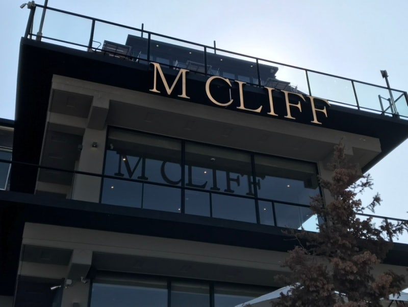 Incheon Yeongjongdo Cafe | M.Cliff: A Large Ocean View Cafe