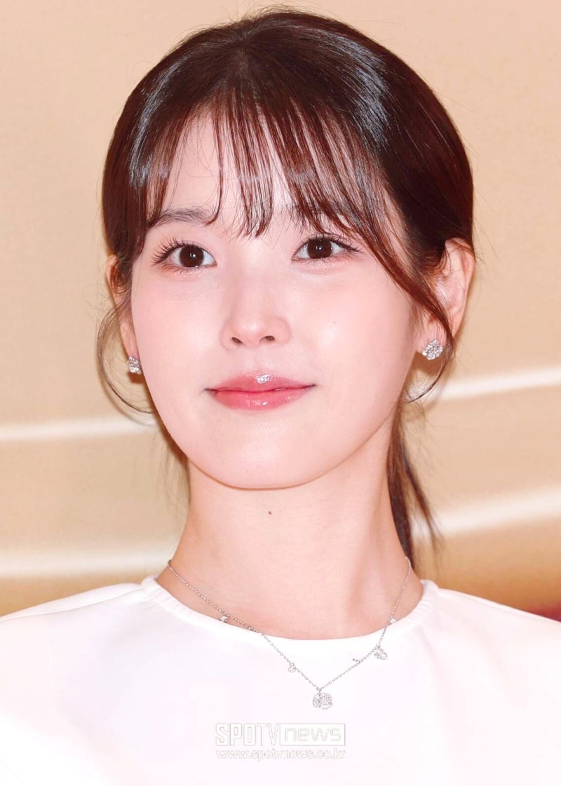 아이유 헤메스 논란 해명.. “스프레이 못 써요” 알고 보니 알레르기 때문