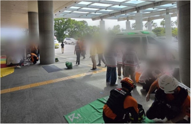 제주 5성급 호텔 염소가스 누출…투숙객 50여 명 병원 이송, 무슨 일이?