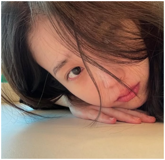 “코디팀 일 안 하나 했더니” 아이유가 직접 밝힌 헤메스 논란