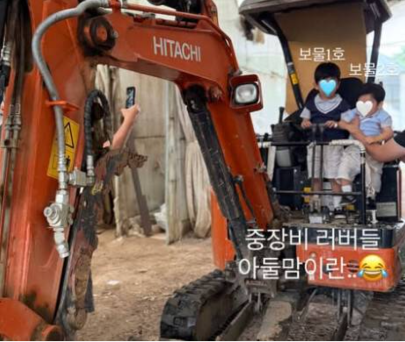 “어느새 두 아들 엄마” 나혜미♥에릭, 훌쩍 큰 두 아들 공개…“엄마 녹아”