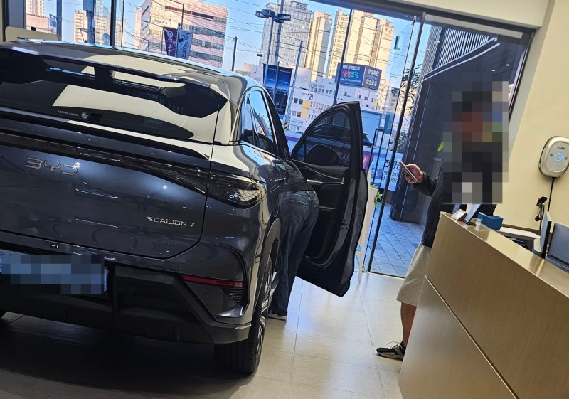 BYD 씨라이언7플러스 세컨카로 선택한 BMW 750Li 오너 출고기