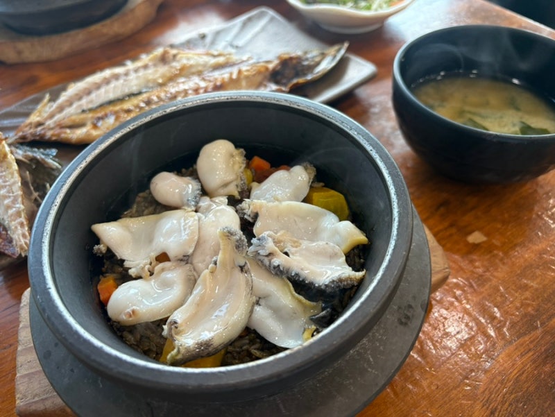 한번만 간 사람은 없다는 제주구좌 전복솥밥 맛집 '명진전복'