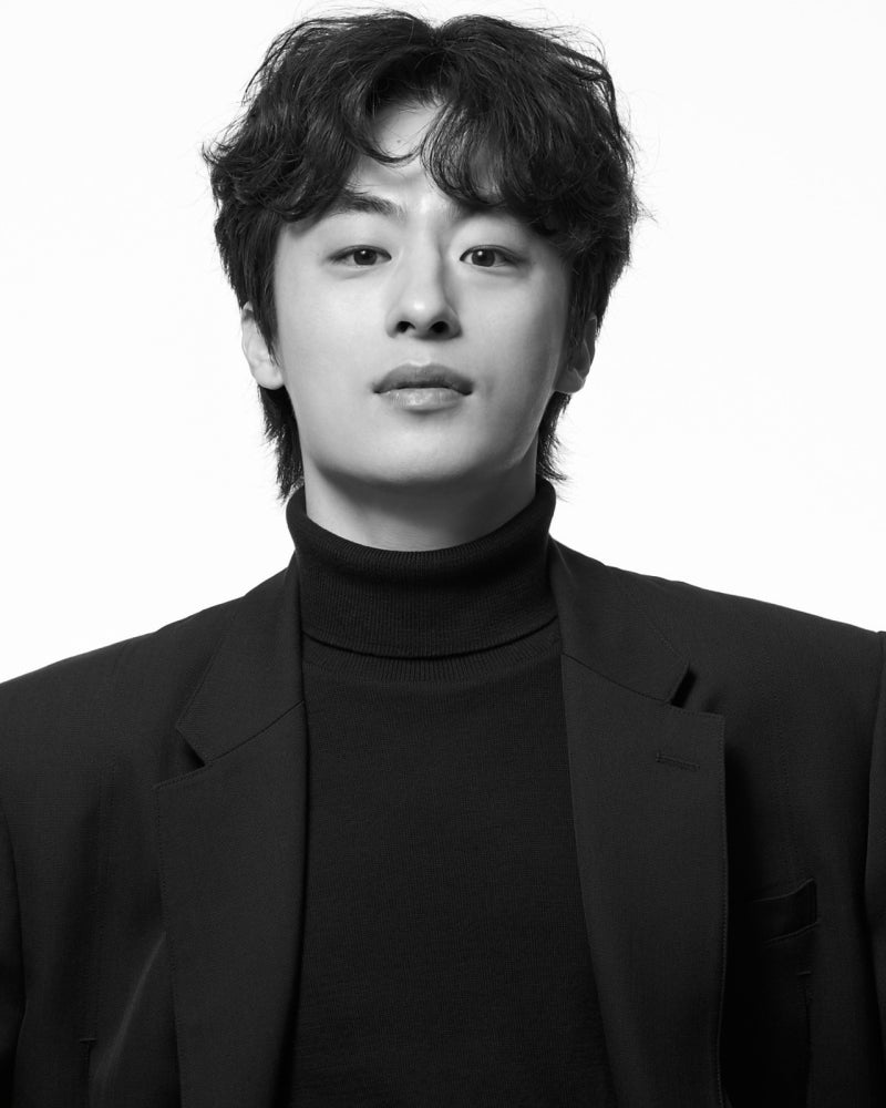 구교환 근황, 영화 촬영장서 드러난 4년 전 혼인신고…이옥섭 감독과 결혼 공개