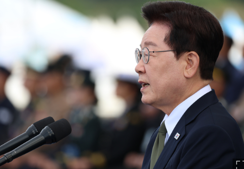 이재명 대통령지지율 43% 그대로인데, 민주당 지지율만 53%→32% 반토막 난 이유