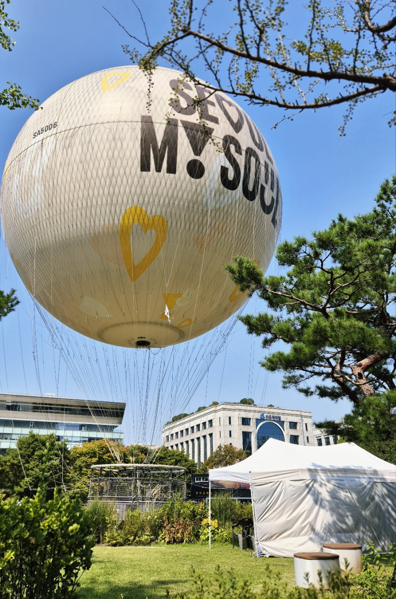 [서울 도심 산책 & 이색 액티비티] 빌딩 숲 가을 산책로부터 상공 130m 하늘 뷰까지! '여의도공....