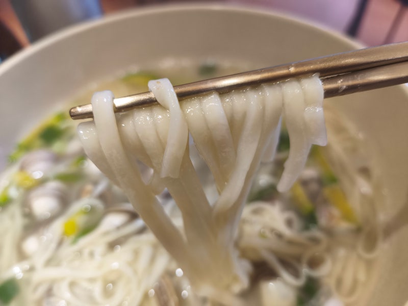 광안리 칼국수 신경 많이 쓴 부산칼국수보쌈집