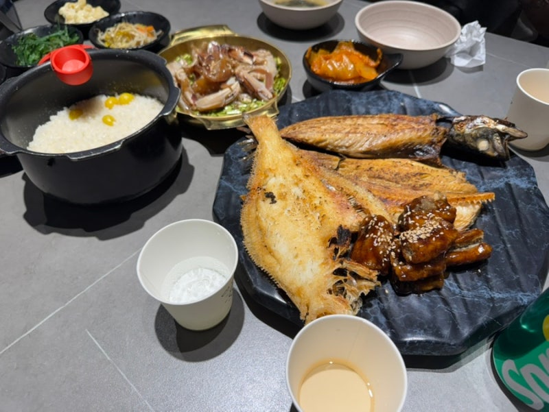 合井站美食店 乙旺里Kkudeokjip合井直營店 品嚐豐盛的烤魚套餐！！
